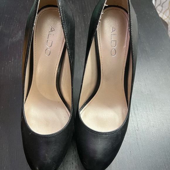 Heels - Picture 2 of 3